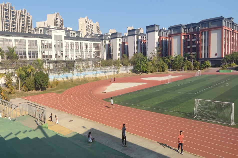 廣東汕尾華大實驗學校400米混合型跑道